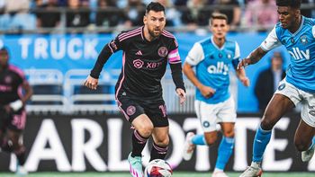 Lionel Messi jugó desde el arranque luego de su ausencia en el último partido. Lionel Messi jugó desde el arranque luego de su ausencia en el último partido.