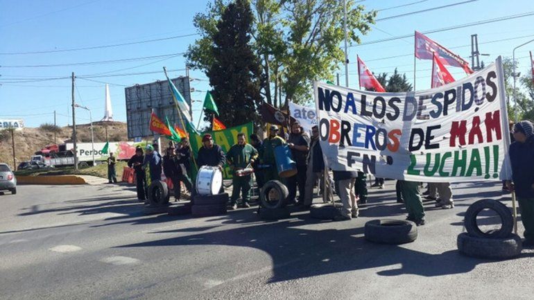 Los trabajadores de MAM definirán durante el transcurso de la mañana su tiempo de permanencia en el puente.