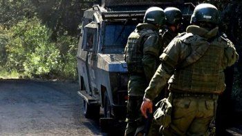 chile: atacan a tiros a policias y a trabajadores chile: atacan a tiros a policias y a trabajadores