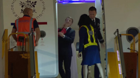 Un mensaje de texto y un cachetazo viral: revelan el motivo detrás de la furia de Brigitte con Macron | LM Neuquen Un mensaje de texto y un cachetazo viral: revelan el motivo detrás de la furia de Brigitte con Macron
