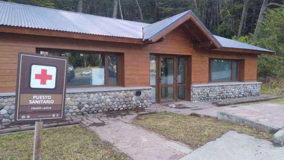 El puesto sanitario donde se atiende a visitantes del Parque Nacional Los Glaciares.