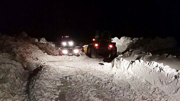 Gendarmería rescató a 23 personas varadas en la nieve