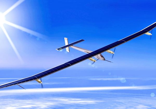 Un avión solar se prepara para dar la vuelta al mundo