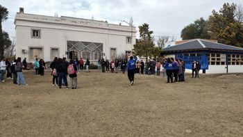 Estos días y los de la próxima semana serán fundamentales para definir el destino y la viabilidad de las Universidades Nacionales. Gremios y estudiantes lucharán contra el veto presidencial a la ley de financiamiento universitario. Estos días y los de la próxima semana serán fundamentales para definir el destino y la viabilidad de las Universidades Nacionales. Gremios y estudiantes lucharán contra el veto presidencial a la ley de financiamiento universitario.