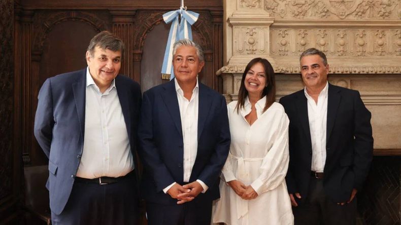 El gobernador Rolando Figueroa y la ministra de Capital Humano, Sandra Pettovello | LM Neuquen El gobernador Rolando Figueroa y la ministra de Capital Humano, Sandra Pettovello