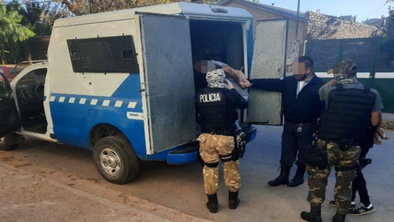La Policía detuvo a los dos sospechosos de haber cometido un robo en un comercio de calle Planas.