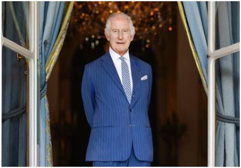 El rey Carlos III en el Palacio de Buckingham.jpg El rey Carlos III en el Palacio de Buckingham.jpg
