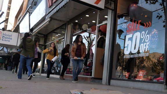 Indec: la actividad económica cayó 5