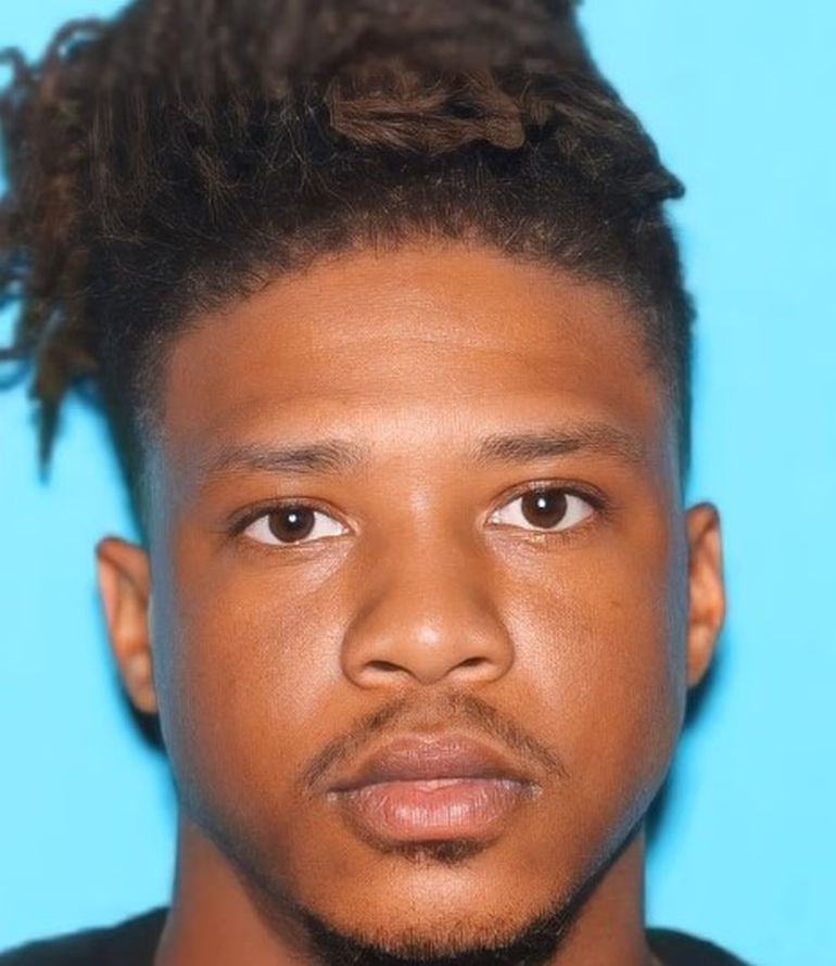 El asesino era pareja de la mujer y se disparó después de balear a la víctima: murió dos días después. El asesino era pareja de la mujer y se disparó después de balear a la víctima: murió dos días después.