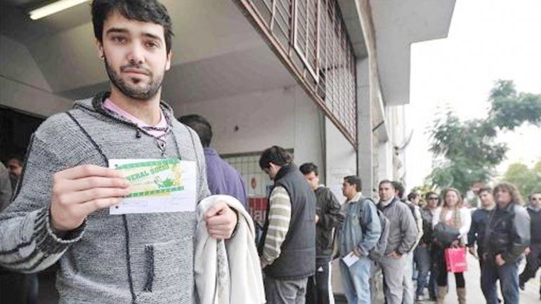 Muchos hinchas de River prometen copar Bahía esta noche.