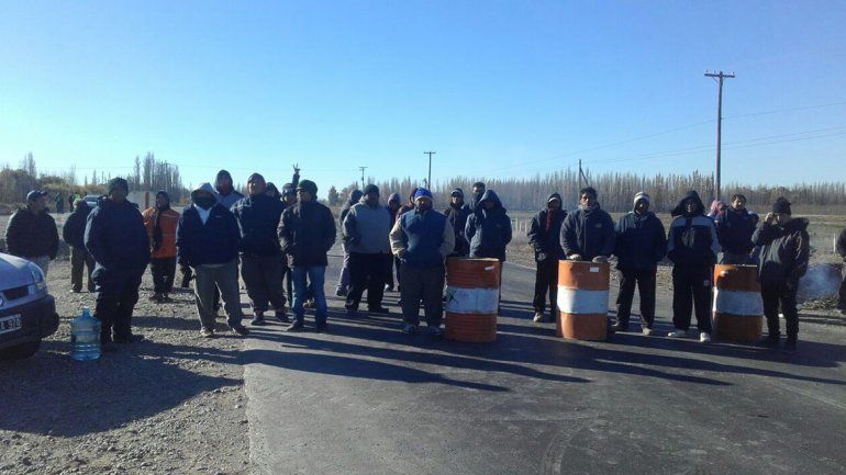 En la Ruta 7 los automovilistas se encontraron con una protesta de desocupados. En la 22