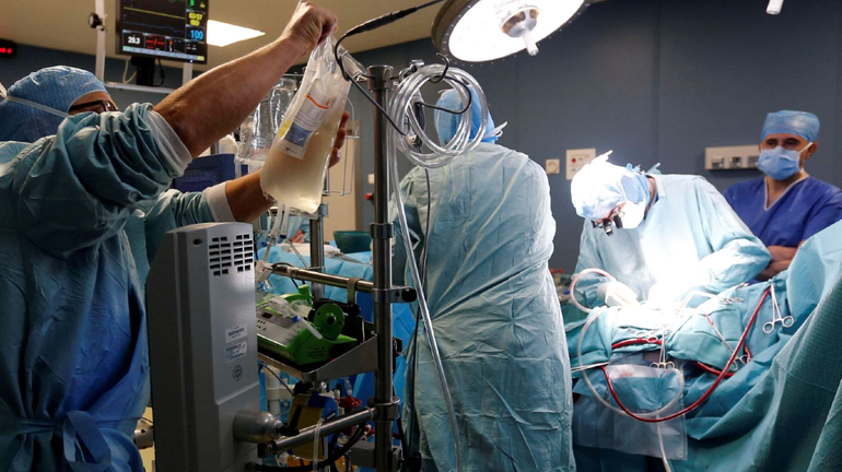 La justicia condenó por mala praxis tanto al médico que operó a la vítima como a la clínica y la prepaga. La justicia condenó por mala praxis tanto al médico que operó a la vítima como a la clínica y la prepaga.