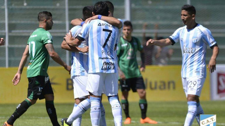 El Decano tucumano ganó y le mete presión a Racing por la punta