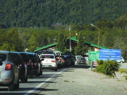 Se espera mucho tránsito para el finde largo en los pasos fronterizos. Se espera mucho tránsito para el finde largo en los pasos fronterizos.