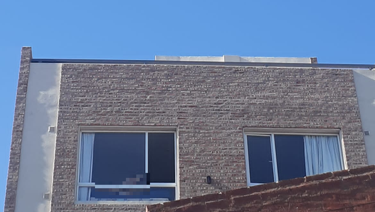 Indignados: vecinos denuncian a una pareja exhibicionista