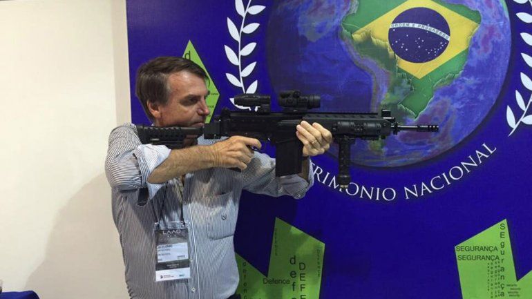 Jair Bolsonaro: Si alguien entra a mi casa, yo le meto bala