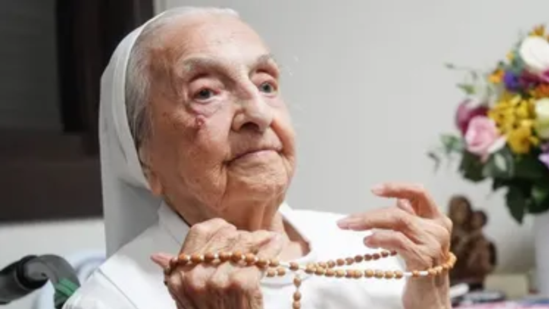 Murió la monja brasilera Inah, la mujer más longeva del mundo