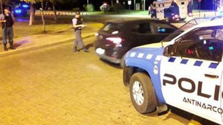 Demoraron a dos personas por tener marihuana durante el finde