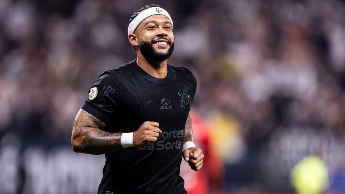 Depay, la estrella del Corinthians, llega encendido contra Racing