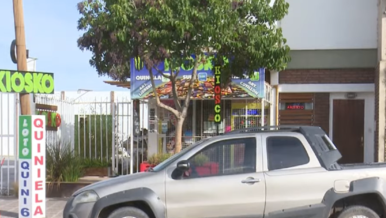 Fue apuñalado en medio de una confusa discusión en un kiosco