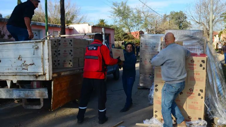 Esperan que todos los litros de leche alcancen a ser consumidos antes de su fecha de caducidad. (Foto: Gentileza La Voz) Esperan que todos los litros de leche alcancen a ser consumidos antes de su fecha de caducidad. (Foto: Gentileza La Voz)