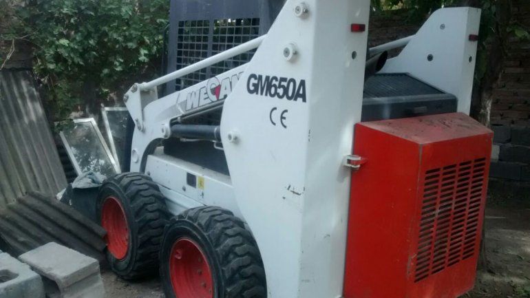 Encontraron una retroexcavadora robada en un allanamiento en Cuenca XV.