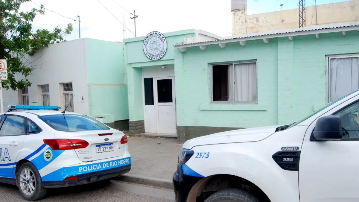 Efectivos de la Comisaría 24 atraparon a los dos hombres que quisieron entrar a la casa de una vecina con una llave que creía perdida.&nbsp;