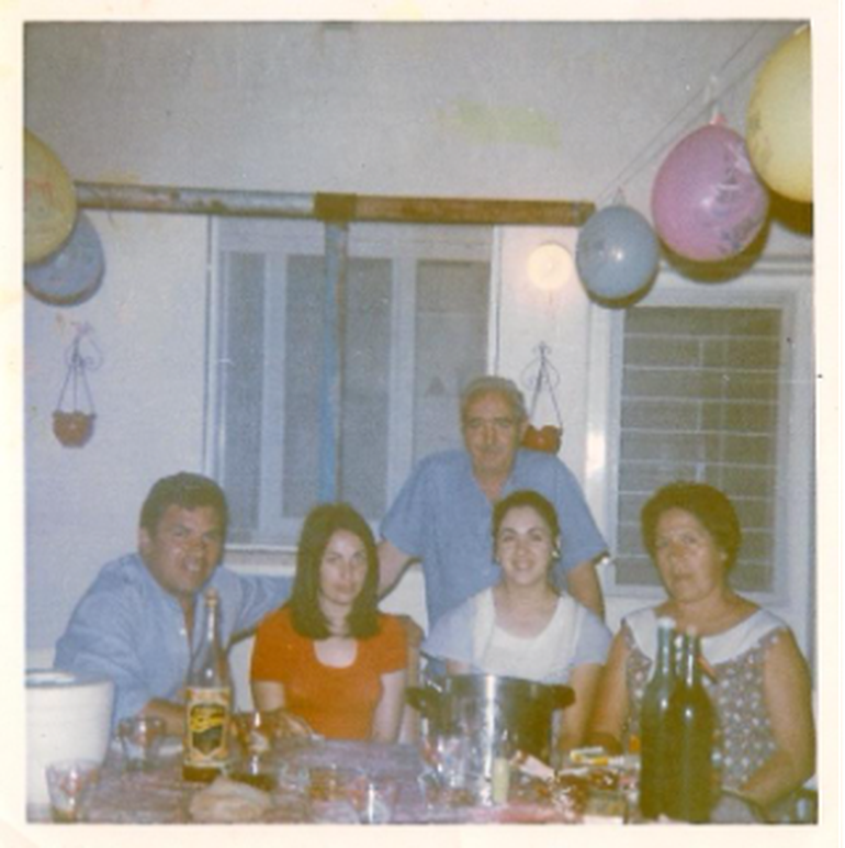 La hija Elda y familia. La hija Elda y familia.