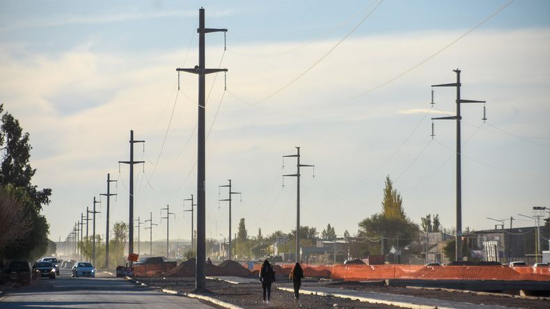La obra de la Avenida Lago Traful en Centenario quedó abandonada en 2023.