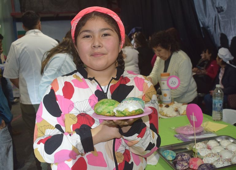 Wendy Parada, de 11 años, participó en el certamen con panes dulces. Wendy Parada, de 11 años, participó en el certamen con panes dulces.