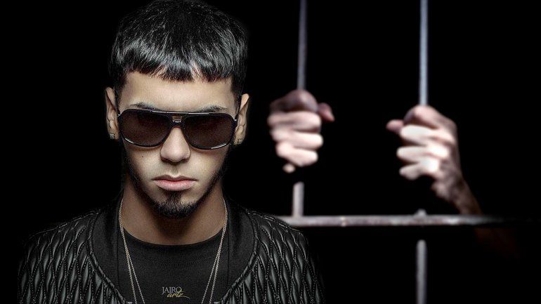 Anuel AA duró solamente 10 meses en prisión, salió bajo fianza por buena conducta.