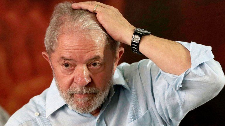 Un juez ordenó liberar a Lula, pero otro lo rechazó