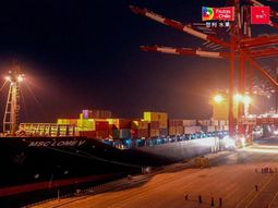 Con 8.000 toneladas descargadas en Nansha, el manejo eficiente del flujo, la distribución interna y la conservación de calidad se vuelven claves para sostener el posicionamiento en China. Con 8.000 toneladas descargadas en Nansha, el manejo eficiente del flujo, la distribución interna y la conservación de calidad se vuelven claves para sostener el posicionamiento en China.