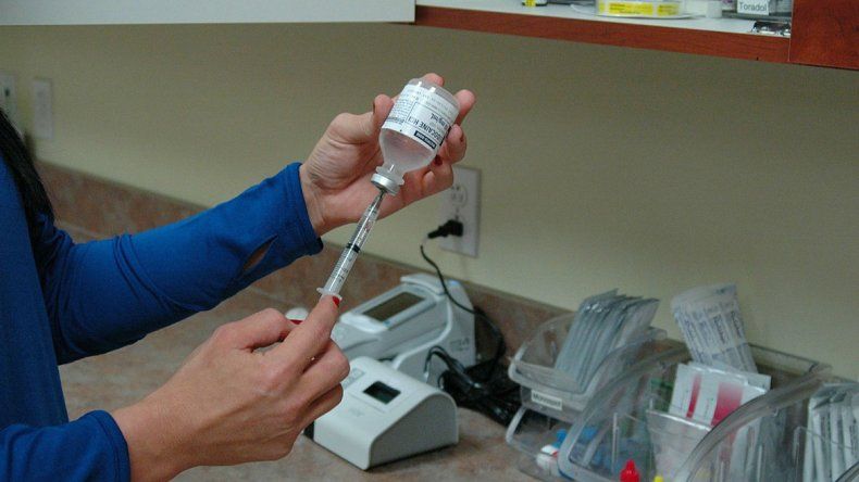 A contrarreloj: apuran vacunas Triple Viral para iniciar las clases en 2023