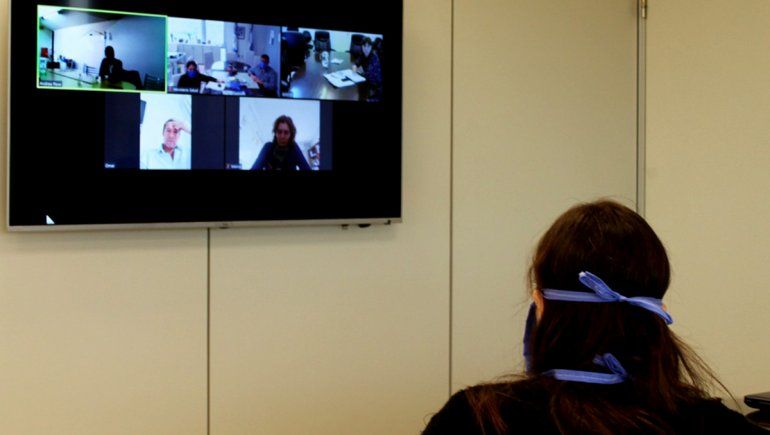 Gutiérrez analizó la situación epidemiológica con el equipo de Salud