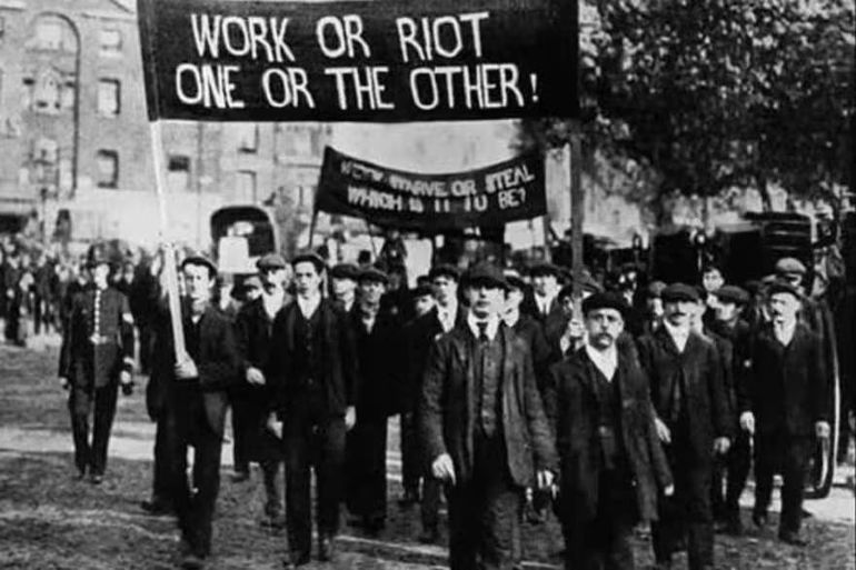 El Día del Trabajador se conmemora el 1° de mayo en varios países, en este día se recuerda a la huelga general iniciada por trabajadores en Chicago culminó el 4 de mayo con la trágica Revuelta de Haymarket.