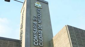 El detenido tuvo que ser trasladado al hospital Castro Rendon. | LM Neuquen El detenido tuvo que ser trasladado al hospital Castro Rendon.