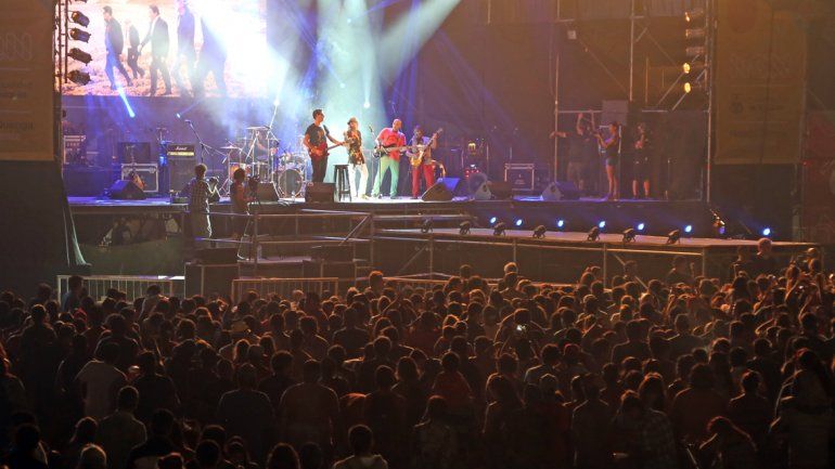 La imagen de la multitud. Una postal que se repitió durante las tres noches.