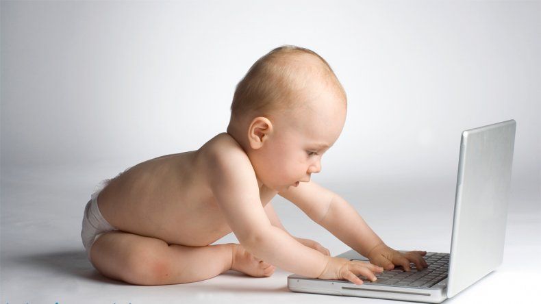 Un estudio norteamericano reveló que el 58% de los menores de 2 años ya había utilizado un dispositivo móvil. Estos chicos pasarían 360 días pegados a la pantalla antes de cumplir los 7 años.