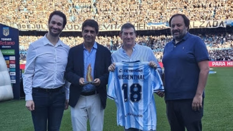 El premio que recibió Racing en la previa a su partido contra River