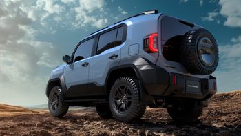 En la primera etapa, el nuevo Toyota Land Cruiser FJ será fabricado únicamente en Tailandia. En la primera etapa, el nuevo Toyota Land Cruiser FJ será fabricado únicamente en Tailandia.