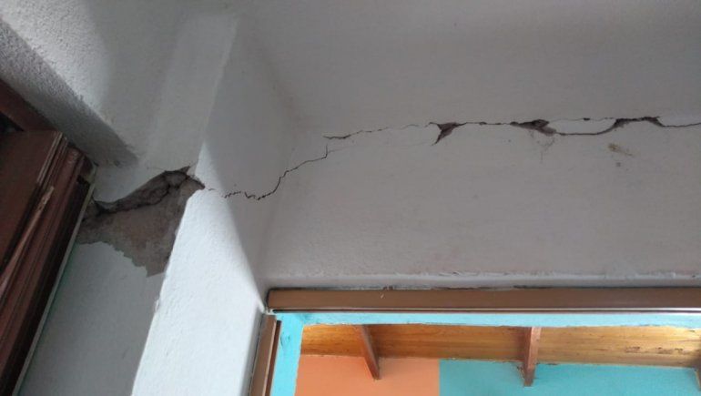 Roturas en viviendas particulares tras el último sismo en Sauzal Bonito.