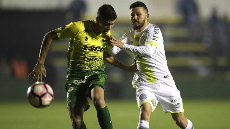 Defensa y Justicia aprovechó la última jugada y venció a Chapecoense