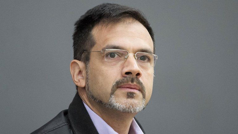 Rodríguez Lastra continuará de licencia hasta que termine el juicio