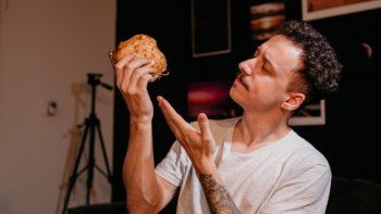 apasionado de las hamburguesas creo su propio emprendimiento apasionado de las hamburguesas creo su propio emprendimiento