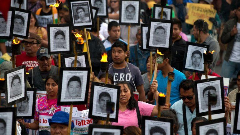 Ayotzinapa: caen militares y policías por un crimen atroz