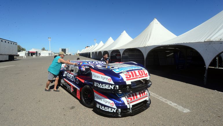 Centenario ya vive la gran fiesta del Turismo Carretera: ¡Mirá las fotos!