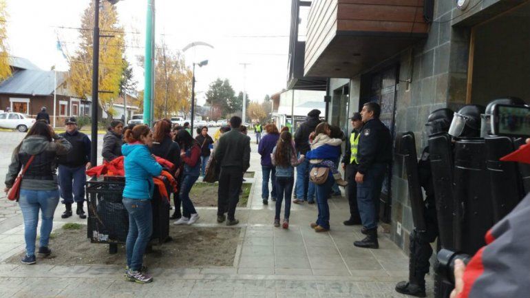 Familiares de un abusador no dejaban salir de Tribunales a un fiscal ni a la víctima