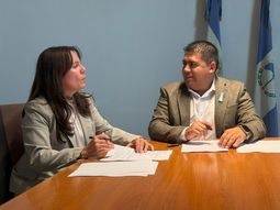 El intendente Gonzalo Nuñez suscribió un acuerdo con la empresaria Antonella Ferracioli para impulsar un proyecto público-privado. El intendente Gonzalo Nuñez suscribió un acuerdo con la empresaria Antonella Ferracioli para impulsar un proyecto público-privado.