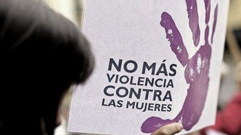 Una mujer de Sierra Grande denunció por violencia de género a su ex pareja. La Justicia dispuso que un policía vigile al hombre para proteger a la víctima. Una mujer de Sierra Grande denunció por violencia de género a su ex pareja. La Justicia dispuso que un policía vigile al hombre para proteger a la víctima.